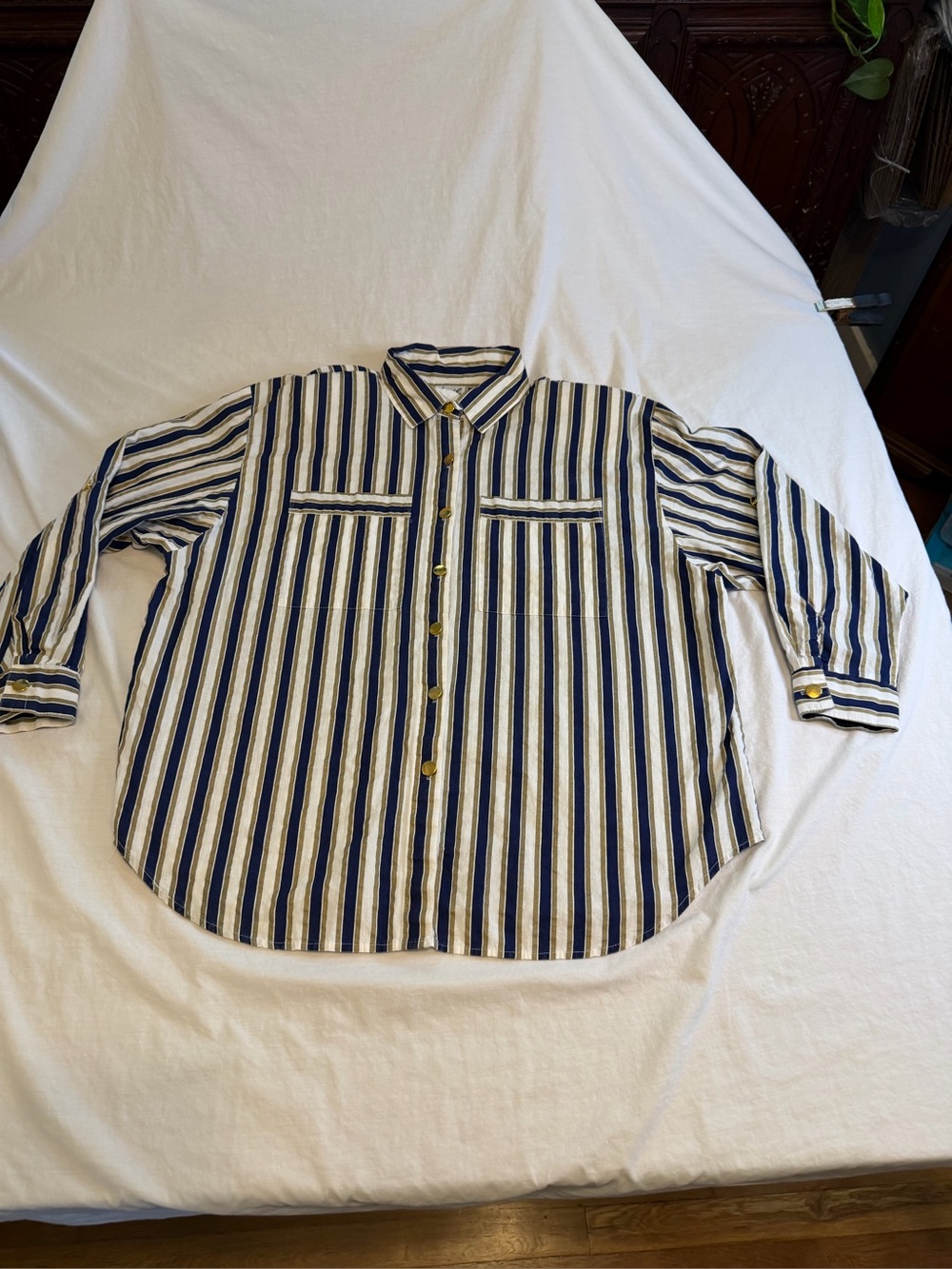 Vintage Tap & Co.Striped Navy and White Men's Button-Up Shirt.